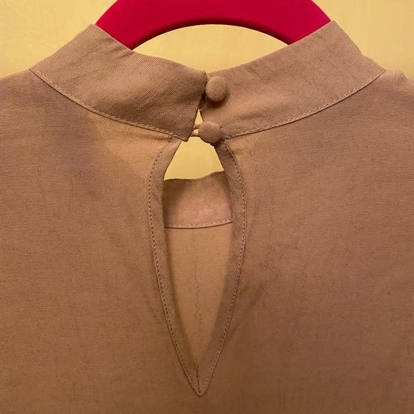 Lulus (New Moon) Pleated Sleeves Blouse - Picture 3 of 6